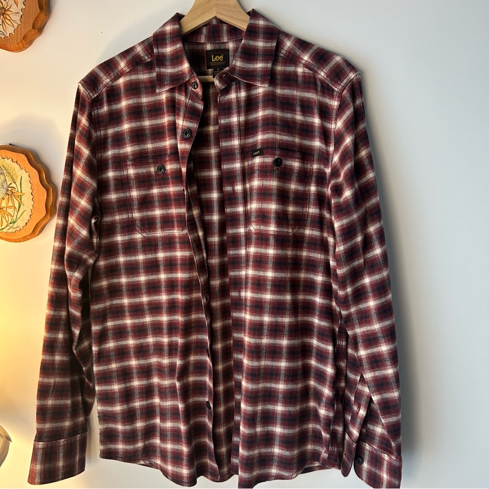 Lee Men's Burgundy Plaid Button Down Shirt
